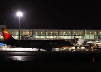 El aeropuerto de Vigo supera los 100.000 pasajeros por tercer mes consecutivo al crecer un 12% en septiembre