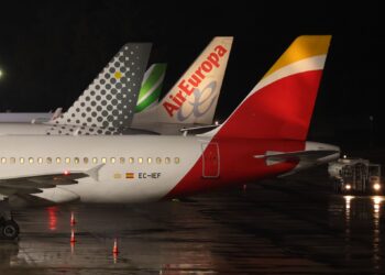 El viento obliga a regresar a Madrid a un avión de Air Europa que tenía que aterrizar en Vigo