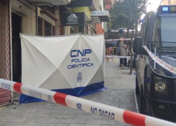 Sube a planta uno de los heridos en el incendio de Vigo, otros cinco siguen en la UCI, dos en estado crítico