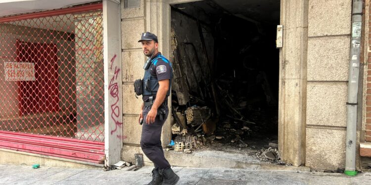 Los muertos en el incendio de Vigo son una madre y tres de sus hijos; el padre y otra hija están heridos graves