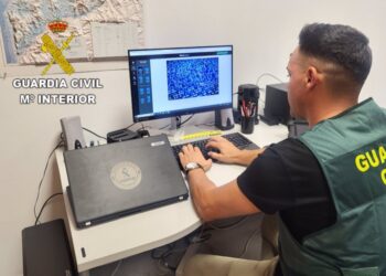 Dos detenidos y otros dos investigados por estafar 76.000 euros vía internet a una empresa