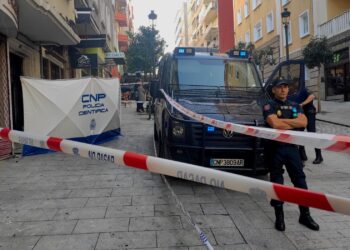 El incendio de Vigo movilizó a todos los bomberos disponibles, 17, cifra por debajo del mínimo