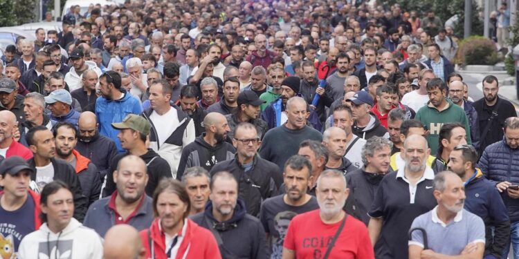 Sindicatos insisten en una mesa del naval gallego «al más alto nivel» y registran ya una huelga