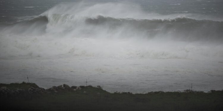 Alerta naranja por temporal costero en las provincias de A Coruña y Pontevedra para la tarde de este jueves