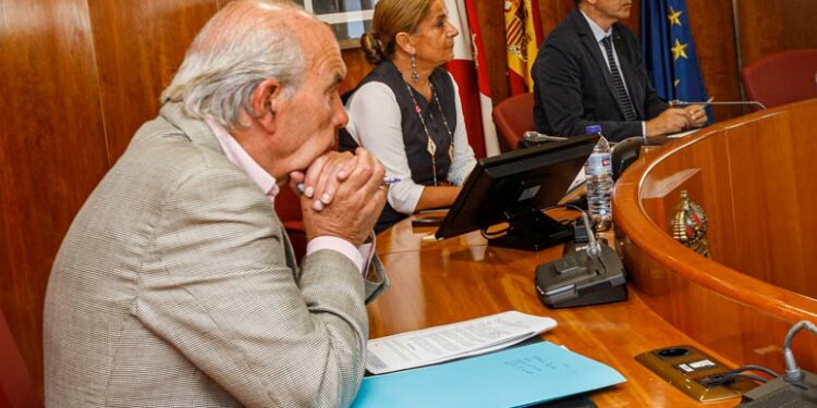 Abel Caballero se ausenta del pleno de Vigo para ir de contertulio a un programa de televisión