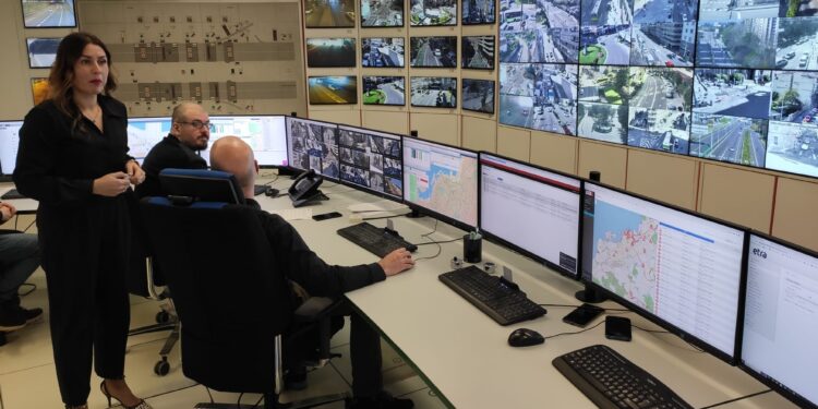 Caballero admite que “no será fácil” implantar las zonas de bajas emisiones en Vigo en 2023