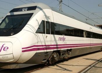 Renfe refuerza con más de 1.000 plazas extra la conexión entre Galicia y Madrid en el puente de octubre