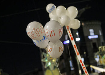 Calles sin iluminar y protesta de los bomberos en la Navidad de Vigo