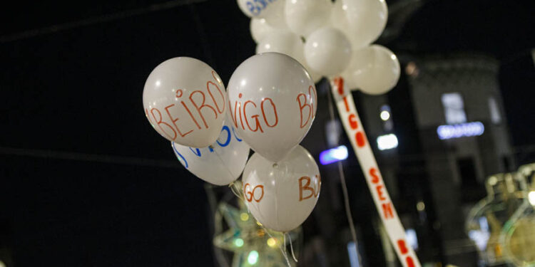 Calles sin iluminar y protesta de los bomberos en la Navidad de Vigo