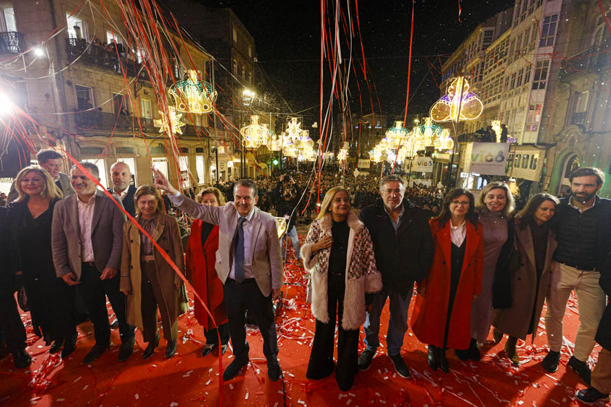 Vigo ilumina su Navidad en la «superliga mundial»: Mariah Carey, confeti y megaestrella