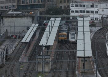 Desconvocada la huelga en Renfe y Adif tras un acuerdo «in extremis» con Transportes