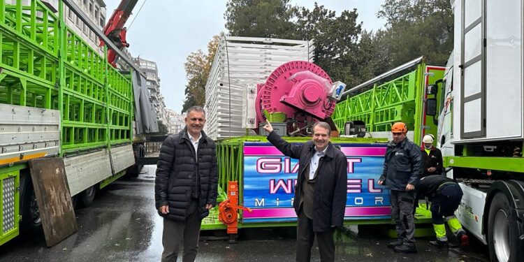 Comienza el montaje de la noria de la Navidad de Vigo: novedades, cortes de tráfico e inicio