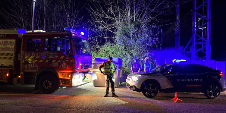 Hallan el cadáver de una mujer junto a unos contenedores en O Porriño