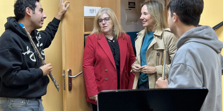 Tapias anuncia achegas por preto de 60.000 euros para unha vintena de Escolas de Música