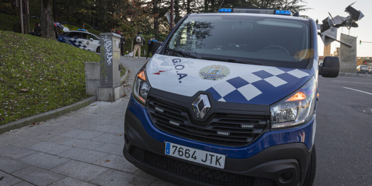 Agentes de la Policía Local de Vigo durante una intervención