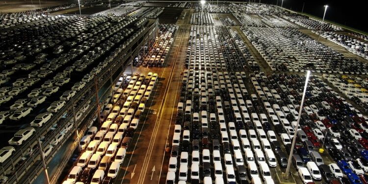 El ‘cártel de los coches’ amenaza con una avalancha: hasta 20.000 casos en el Mercantil de Vigo