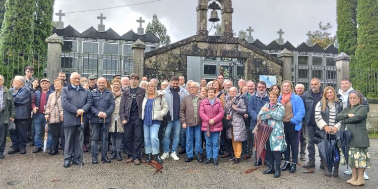 O cemiterio de Barcia de Mera xa lembra aos seus na súa lingua materna