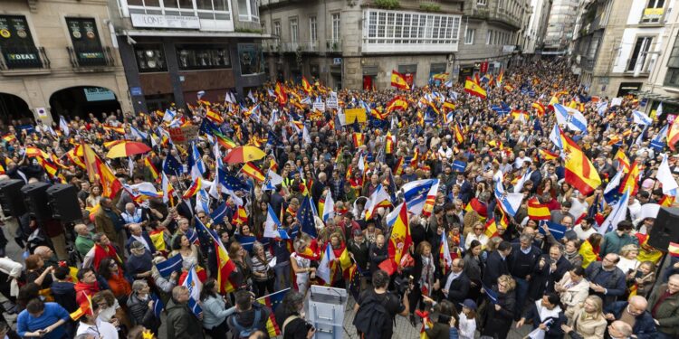 Miles de personas claman en Galicia contra la amnistía: «No lo vamos a permitir»