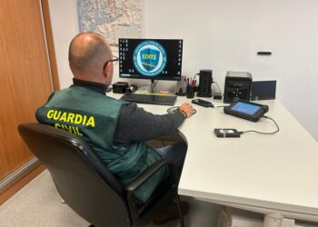 Detenidos dos jóvenes de Vigo por estafar 5.500 euros mediante el timo del ‘bizum inverso’