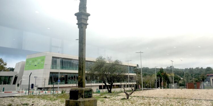 El cruceiro donado por Javier Sensat Curbera