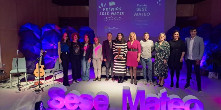 Redondela homenaxea a Sesé Mateo na gala do seu premio de Xornalismo Ético