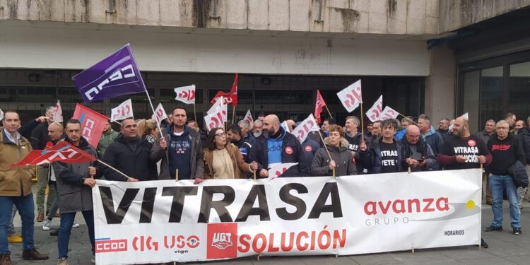 El comité de Vitrasa dice que solo circulan los servicios mínimos: “Queremos hechos, no palabras”