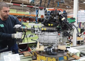 Stellantis Vigo integra en la línea la preparación del motor eléctrico del nuevo Peugeot E-2008