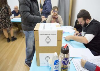 Argentinos en Galicia, «preocupados» ante las elecciones: «Están marcadas por el voto del odio»