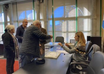 El referéndum en Nigrán para elegir el sentido de una calle alcanza un 85,7% de participación