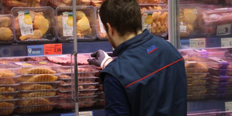 Así es la nueva tienda de Aldi en Mos, la primera de la cadena en el área metropolitana de Vigo
