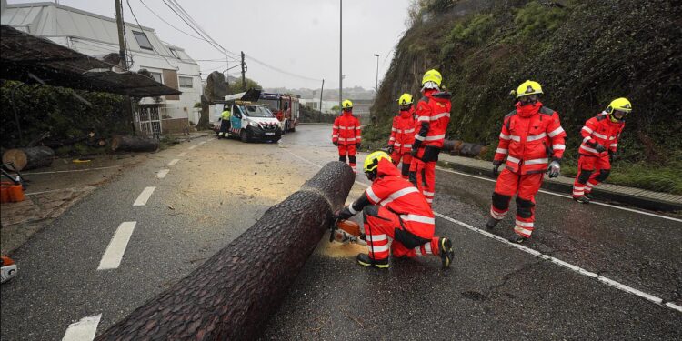 Remiten los efectos de ‘Ciarán’ pero Galicia se prepara la entrada de ‘Domingos’, otra “profunda” borrasca