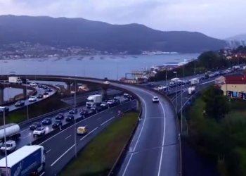 Un accidente sin heridos en el túnel de A Madroa genera grandes retenciones en la AP-9