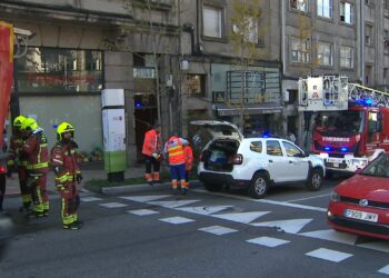 Cuatro personas heridas, una de ellas agente de Policía, tras registrarse un incendio en una vivienda de Vigo