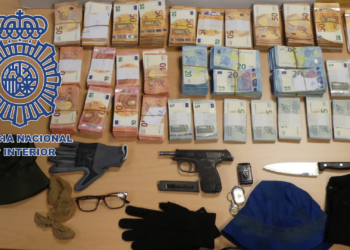 Los atracadores detenidos el viernes en Vigo se llevaron más de 100.000 euros de la sucursal de Coruxo