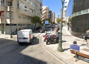 Un incendio en la cocina de una vivienda de Vigo obliga a evacuar a dos personas por inhalación de humo