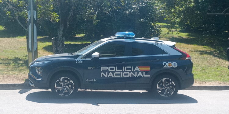 Detenido en un centro comercial de Vigo por intentar comprar un ordenador de 5.000 euros con una tarjeta robada