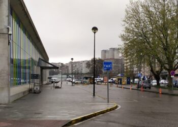 Asisten en la estación de Guixar a un hombre que sufrió un ataque epiléptico horas después de padecer un robo