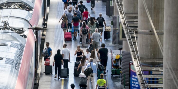 Una nueva incidencia operativa en Renfe provoca retrasos de casi una hora en varios trenes en Galicia
