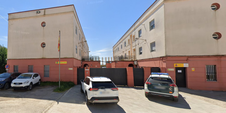 Detienen a un taxista de Cangas por dos presuntos delitos de agresión sexual a menores