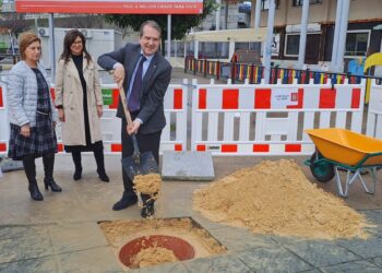 Arranca la humanización de la calle Teixugueiras, en Navia