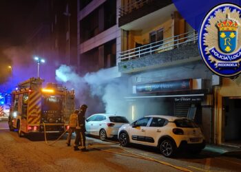 Desalojado un edificio de Chapela por un incendio en un bar