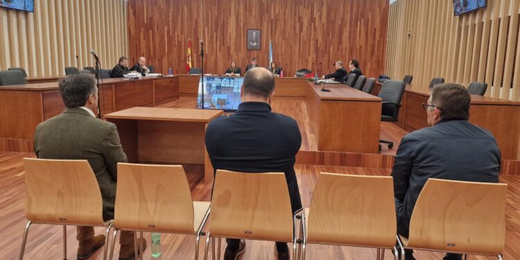 El exdirector de una sucursal de Vigo juzgado por estafar 740.000 euros al Banco Pastor niega la acusación