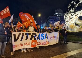 Decenas de empleados de Vitrasa acusan a Caballero de «ignorar a los viajeros» en otra manifestación en Vigo