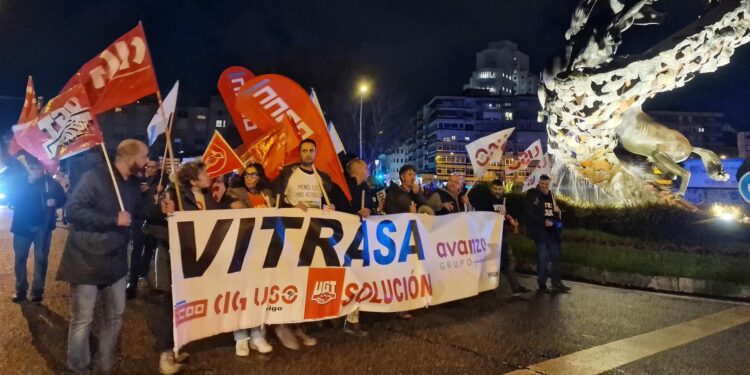Decenas de empleados de Vitrasa acusan a Caballero de «ignorar a los viajeros» en otra manifestación en Vigo