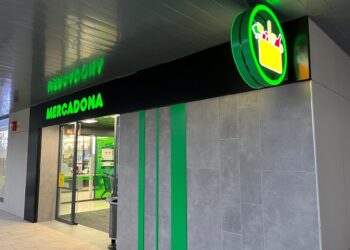 Mercadona invierte 1,8 millones en su séptimo supermercado en Vigo, que ya ha abierto sus puertas