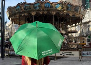 Una marca de leche regalará paraguas en Vigo versionando una famosa frase de Abel Caballero