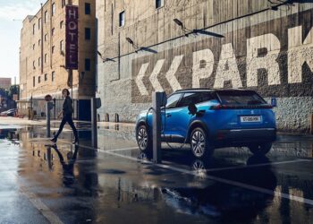 El ‘vigués’ Peugeot 2008 se posiciona como el tercer coche más vendido en España en lo que va de año