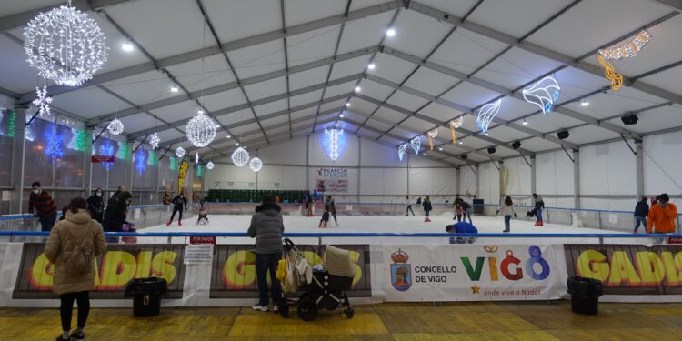 ¡Deslízate en Samil! La pista de hielo y los karts abren sus puertas en Vigo