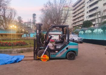La Policía Local inmoviliza la maquinaria usada para montar el mercado de la Navidad de Vigo