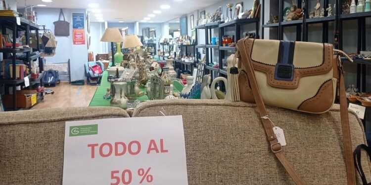 El tradicional Rastrillo Solidario de la AECC anuncia su regreso a Vigo por Navidad